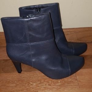 Easy Spirit boots size 8 1/2